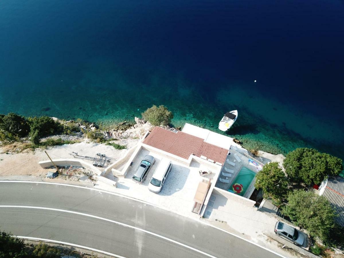 Villa Beline Direct Aan Zee, Verwarmd Zwembad En Sauna Трибани-Крушчица Екстериор снимка