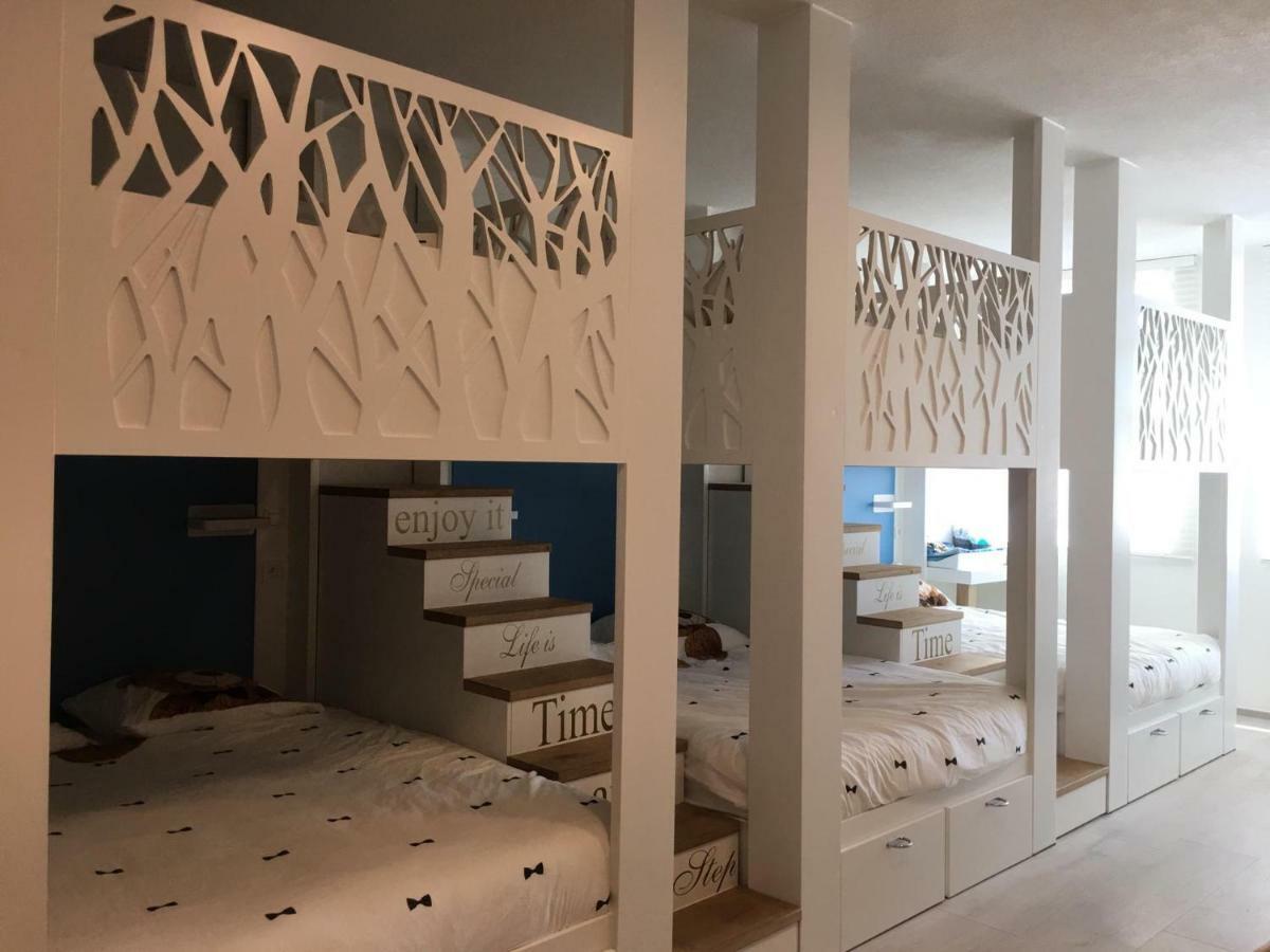 Villa Beline Direct Aan Zee, Verwarmd Zwembad En Sauna Трибани-Крушчица Екстериор снимка